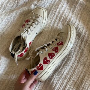 CdG PLAY Converse, White, Size 7 but fits size 8.